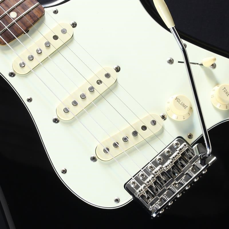 USED_​​Classic_60s_Stratocaster_(Black)_04