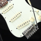 USED_​​Classic_60s_Stratocaster_(Black)_04