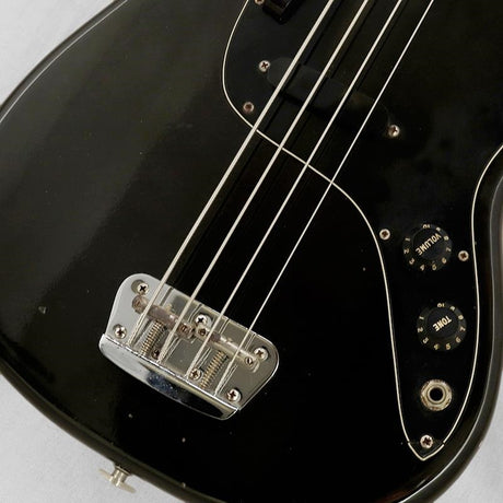 VINTAGE_Musicmaster_Bass_'81_Black_R_06