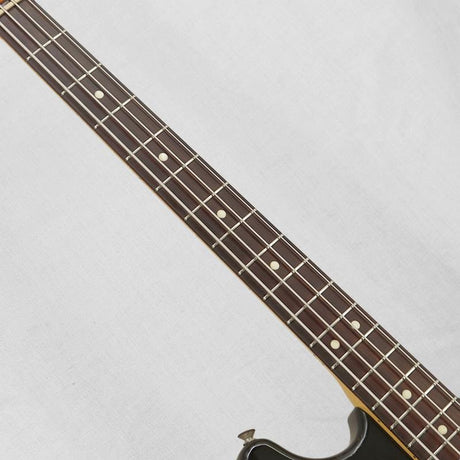 VINTAGE_Musicmaster_Bass_'81_Black_R_09