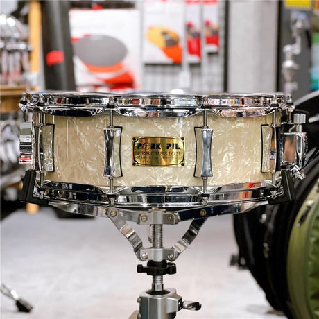 USED_​​8-ply_Maple_Snare_Drum_14x5_-_Vintage_White_Marine_Pearl_Wrap_01