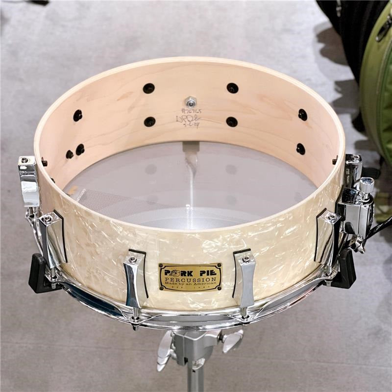 USED_​​8-ply_Maple_Snare_Drum_14x5_-_Vintage_White_Marine_Pearl_Wrap_04