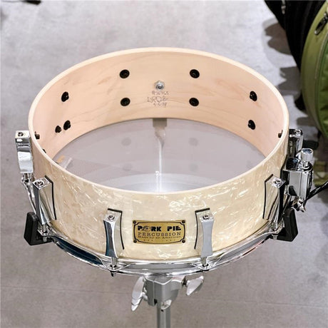 USED_​​8-ply_Maple_Snare_Drum_14x5_-_Vintage_White_Marine_Pearl_Wrap_04