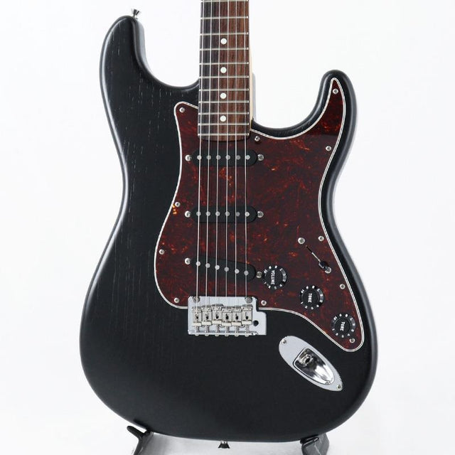 USED_​​Fender_Stratocaster_Made_in_Japan_Limited_Raw_Ash_(Black)_[SN_JD25007054]_01