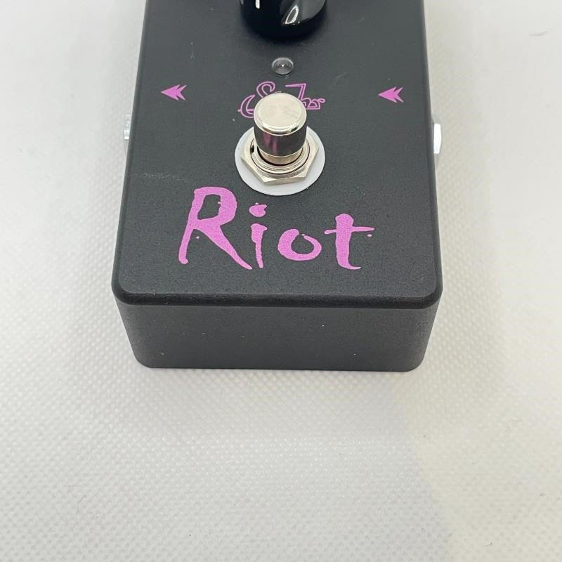 USED_​​Riot_Black_06