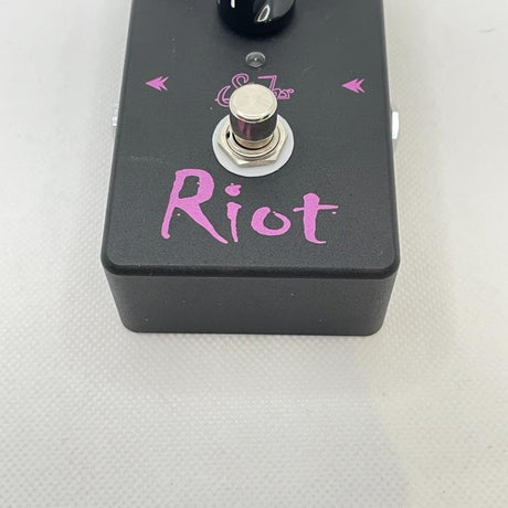 USED_​​Riot_Black_06