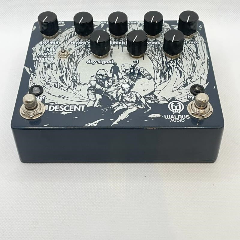 USED_​​Descent_06
