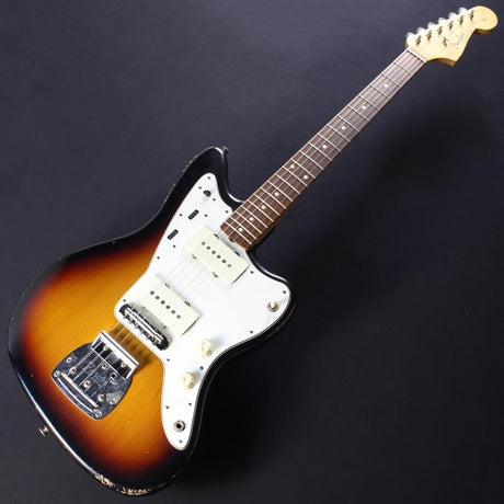 USED_​​Road_Worn_60's_Jazzmaster_(3-Color_Sunburst)_02