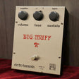 VINTAGE_Big_Muff_Pi_Version_2__Ram's_Head__'76_01
