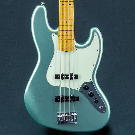 USED_​​American_Professional_II_Jazz_Bass_(Mystic_Surf_Green_Maple)_01