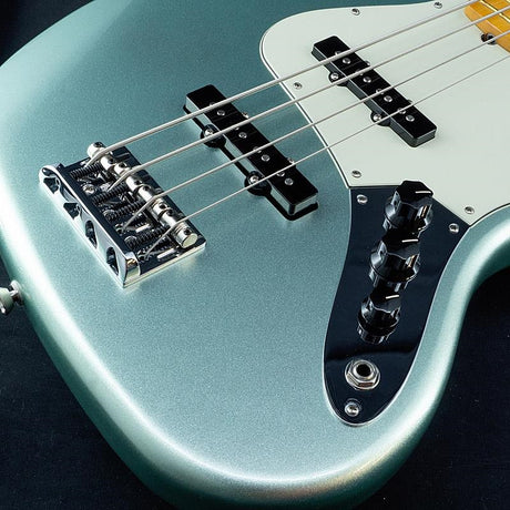 USED_​​American_Professional_II_Jazz_Bass_(Mystic_Surf_Green_Maple)_10