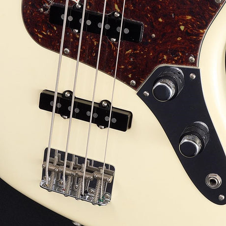 USED_​​American_Vintage_'62_Jazz_Bass_(Olympic_White)_09