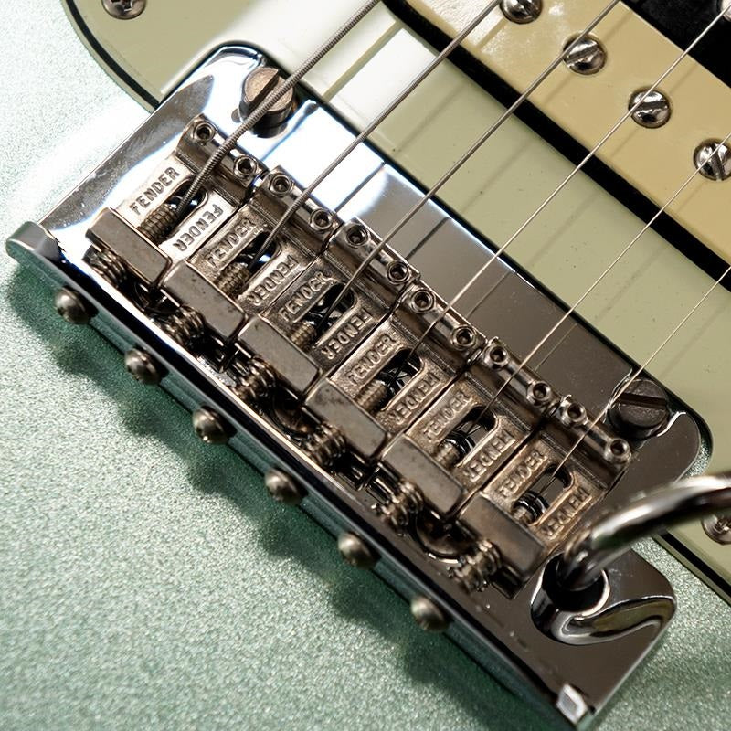 USED_​​American_Professional_II_Stratocaster_HSS_(Mystic_Surf_Green_Maple)_[SN__US240014217]_09