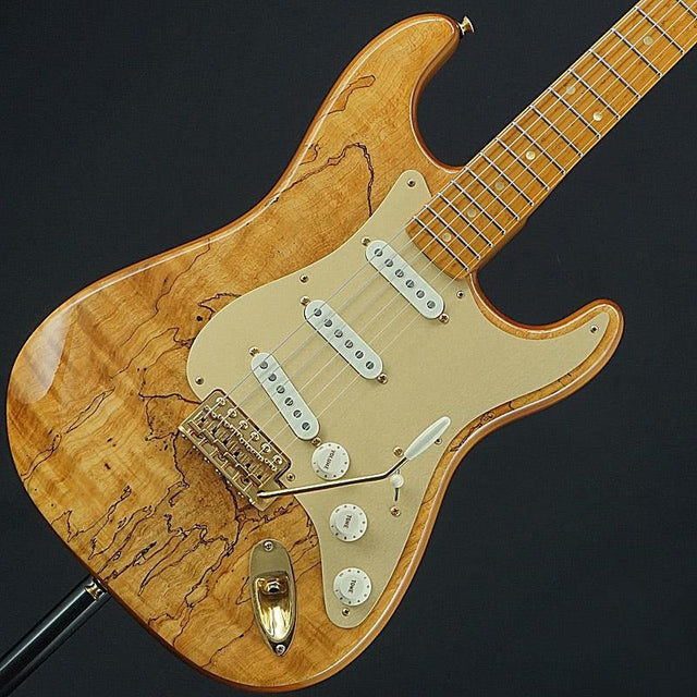 USED_​​2016_Limited_Model_Spalted_Maple_Artisan_Stratocaster_Natural_with_Gold_Anodized_Pickguard_[SN_CZ525592]_Fender_01