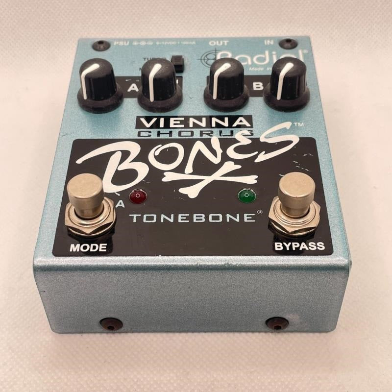 USED_​​Bones_Vienna_Chorus_06