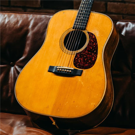 Vintage_D-28_SQ_1967_Martin_01