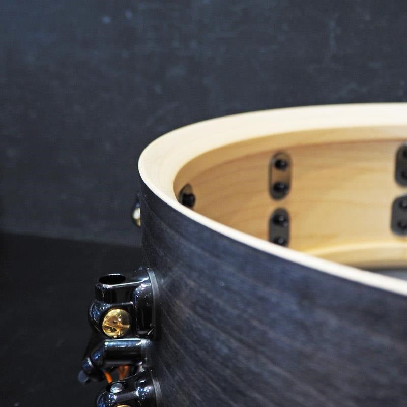 USED_​​MCCM1450S_B_#1009_Music_City_Custom_-USA_Solid_Maple_Shell_Snare_Drums_14×5_[Raven_Rally]_10