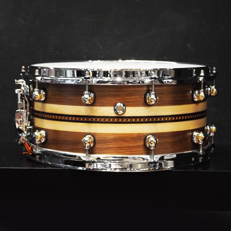 USED_​​MCCW1465S_C_#1008_Music_City_Custom_-USA_Solid_Walnut_Shell_Snare_Drums_14×6_5_[Quartersawn_Sycamore_Chevron_with_Ebony_Borders]_02