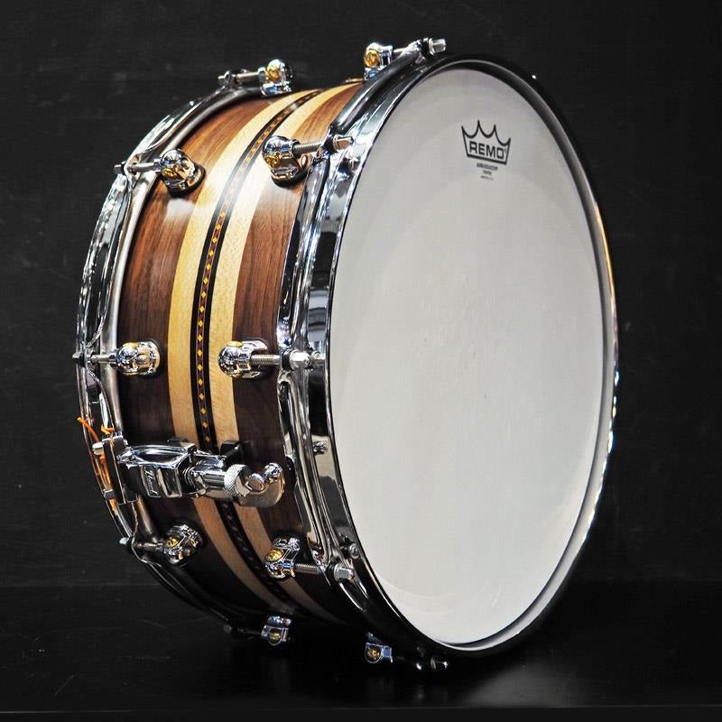 USED_​​MCCW1465S_C_#1008_Music_City_Custom_-USA_Solid_Walnut_Shell_Snare_Drums_14×6_5_[Quartersawn_Sycamore_Chevron_with_Ebony_Borders]_04
