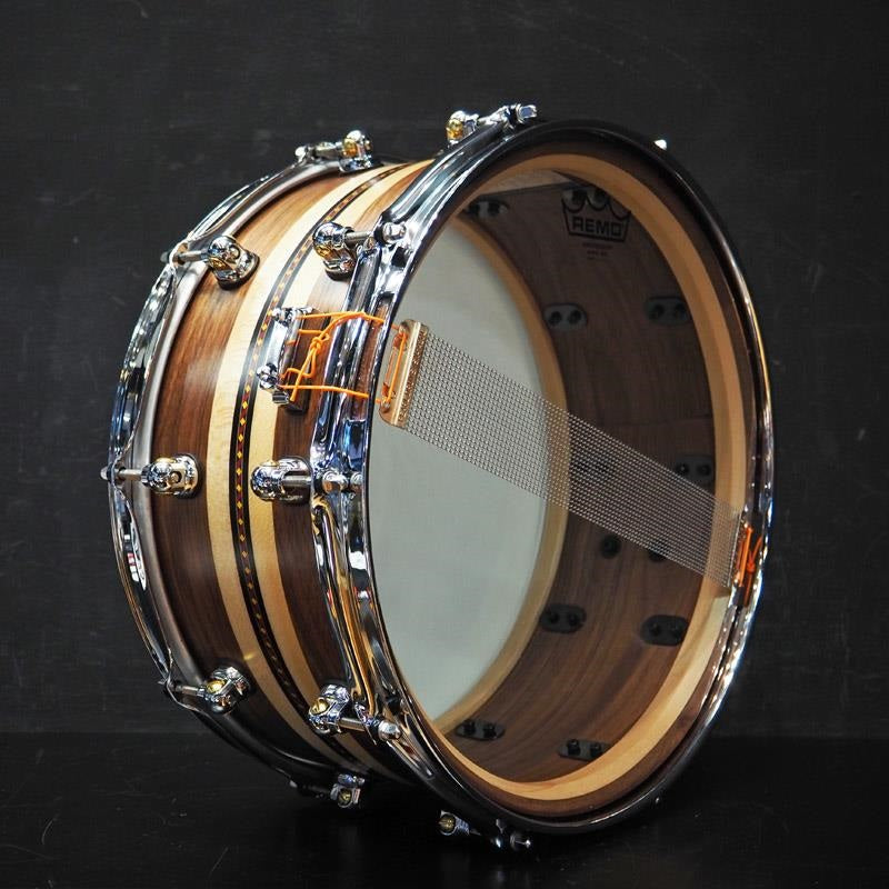 USED_​​MCCW1465S_C_#1008_Music_City_Custom_-USA_Solid_Walnut_Shell_Snare_Drums_14×6_5_[Quartersawn_Sycamore_Chevron_with_Ebony_Borders]_05