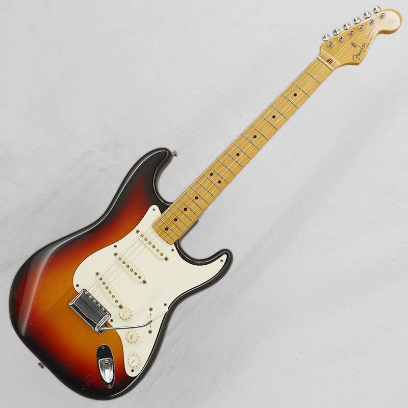 VINTAGE_57_Stratocaster_'82_Sunburst_M_01