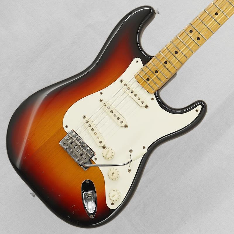 VINTAGE_57_Stratocaster_'82_Sunburst_M_02