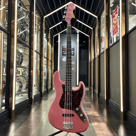 Modern_J-Bass_(Burgundy_Mist_Metallic)_02