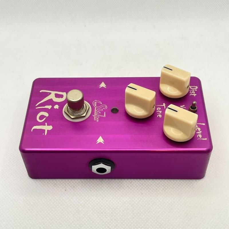 USED_​​Riot_03