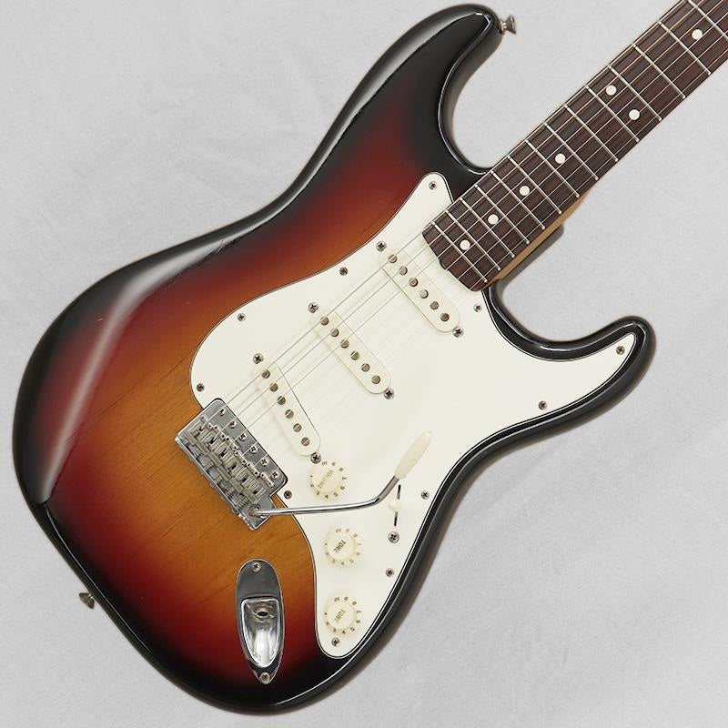 VINTAGE_62_Stratocaster_'82_Sunburst_R_02