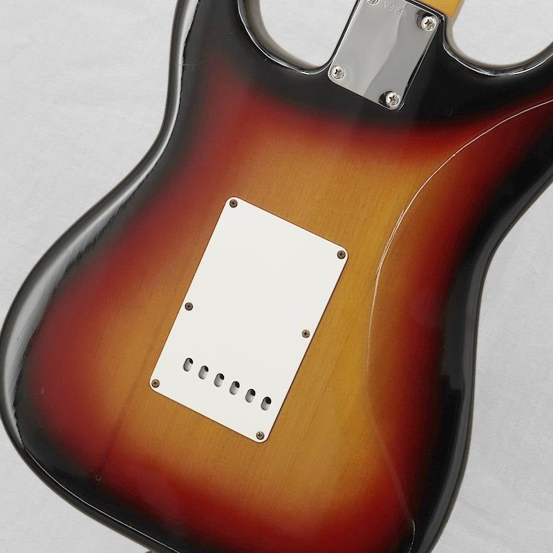 VINTAGE_62_Stratocaster_'82_Sunburst_R_04