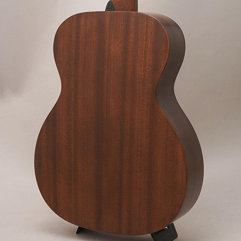 000-10E_Retro_Martin_02