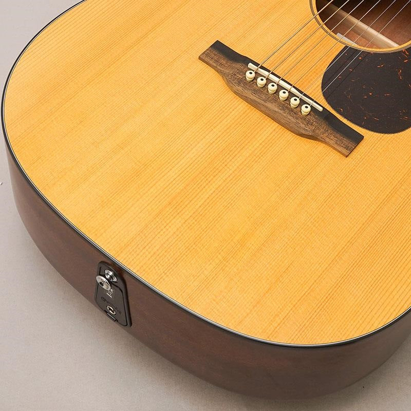000-10E_Retro_Martin_08