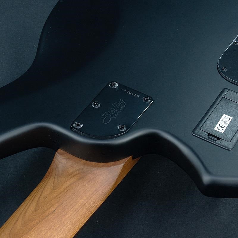 USED_​​Bongo_(Stealth_Black)_10
