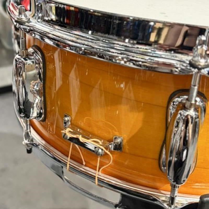 USED_​​RKD5514_Radio_King_Snare_Drum_14×5_5_04