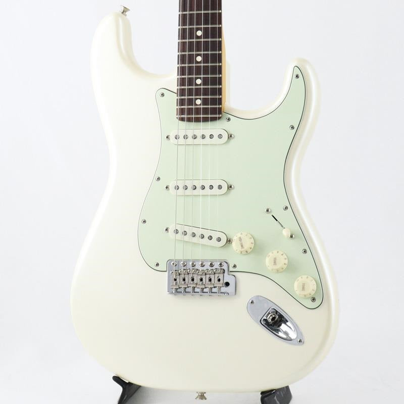 USED_​​Limited_Edition_American_Professional_Classic_Stratocaster_(Olympic_White)_[SN_US26019907]_Fender_01