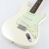 USED_​​Limited_Edition_American_Professional_Classic_Stratocaster_(Olympic_White)_[SN_US26019907]_Fender_11