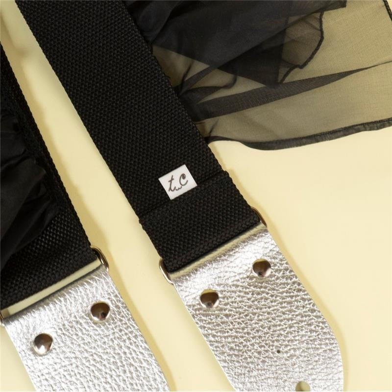 Black_Ruffle_Guitar_Strap_07