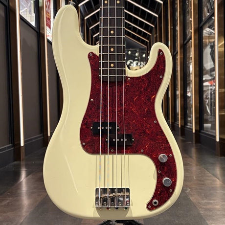 Trad_Master_Series_Beta_P4_(Olympic_White_Light_Aged)_01