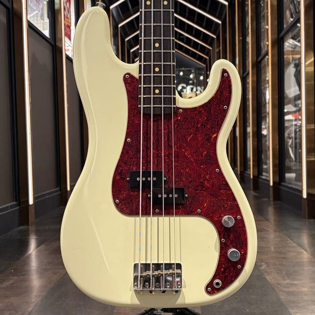 Trad_Master_Series_Beta_P4_(Olympic_White_Light_Aged)_01