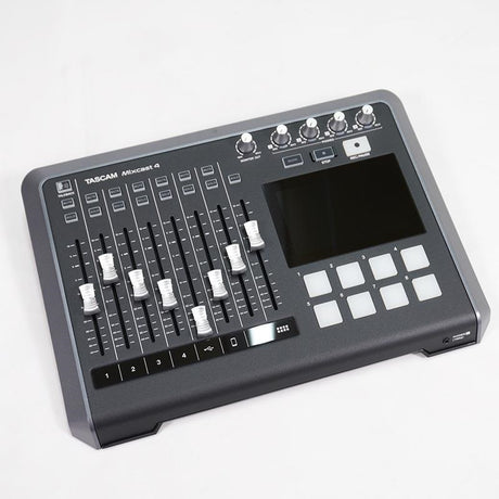 USED_​​Mixcast_4_(Podcast_Mixer)_(USB_Audio_Interface)_(Streaming)_01