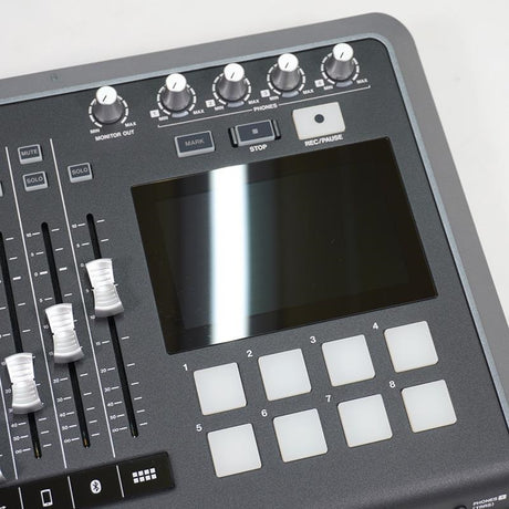 USED_​​Mixcast_4_(Podcast_Mixer)_(USB_Audio_Interface)_(Streaming)_03