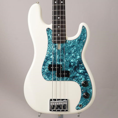 Standard-P_(Performance_White)_01