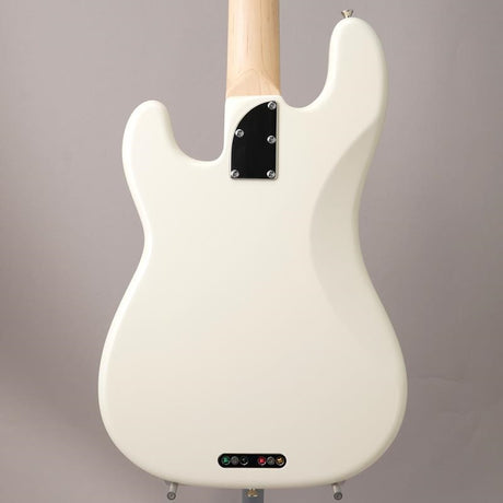Standard-P_(Performance_White)_03