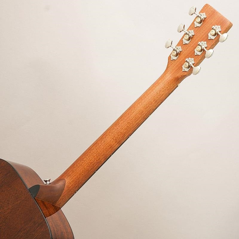 000-12E_Retro_Martin_Martin_10
