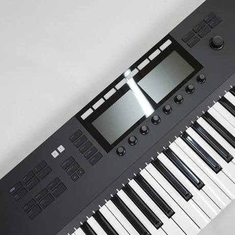 USED_​​Komplete_Kontrol_S61_MK2_-_MIDI_Keyboard_61-Key_Controller_for_DTM_(Desktop_Music)_04