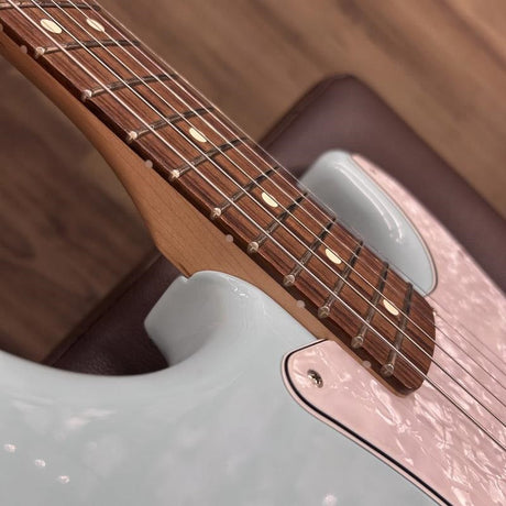 USED_​​Limited_Edition_Tom_Delonge_Stratocaster_(Daphne_Blue)_[SN_MX23041315]_Fender_11