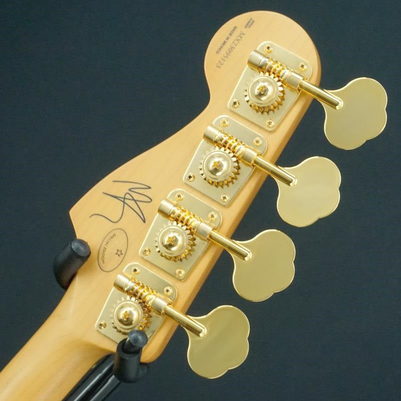 USED_​​Limited_Edition_Mike_Kerr_Jaguar_Bass_08
