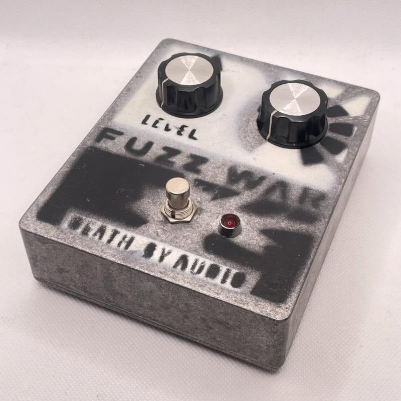USED_​​FUZZ_WAR_01