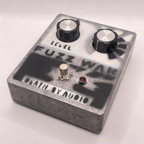 USED_​​FUZZ_WAR_01