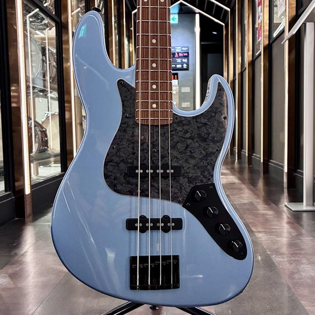 Urbanite_Series_Beta_J4_XL_EX_(Ice_Blue_Metallic)_01